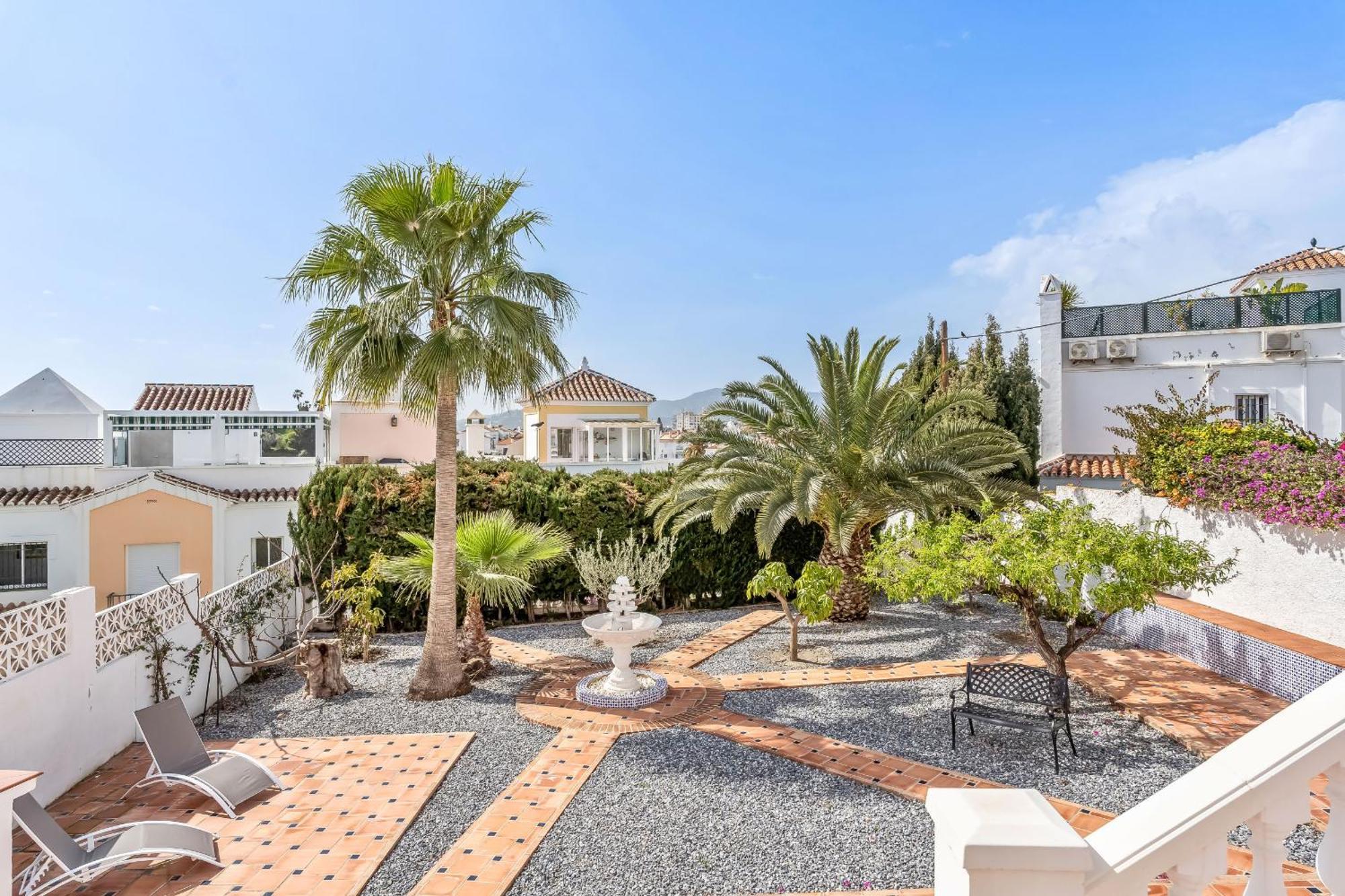 Vakantiehuis Chic Retreat With A Spacious Garden, Near Burriana *